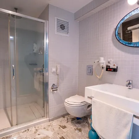 Hotel Leman 5*